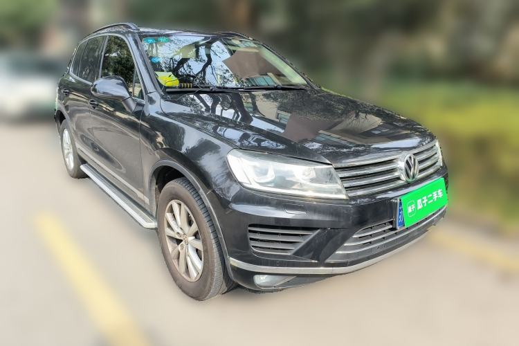 Used Volkswagen Touareg 2016 3.0 TSI Ignis Edition Front Right 45 Deg