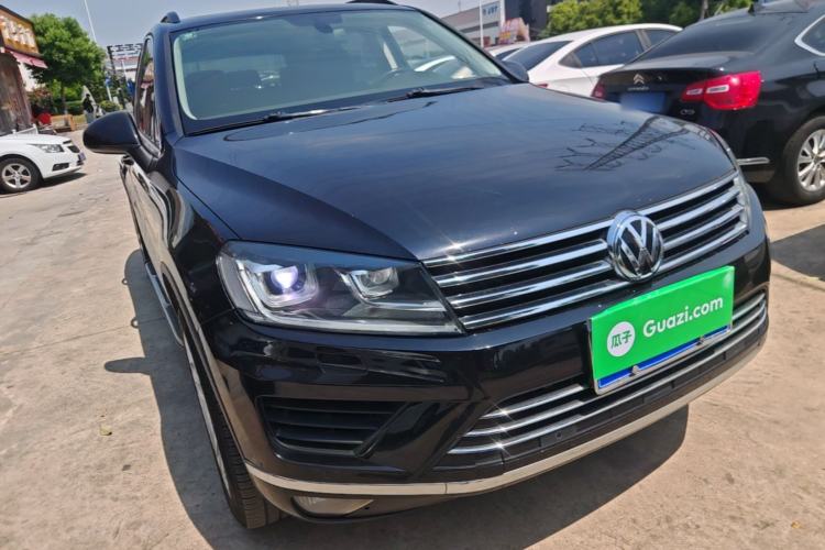 Used Volkswagen Touareg 2016 3.0 TSI Ignis Edition Front Right 45 Deg