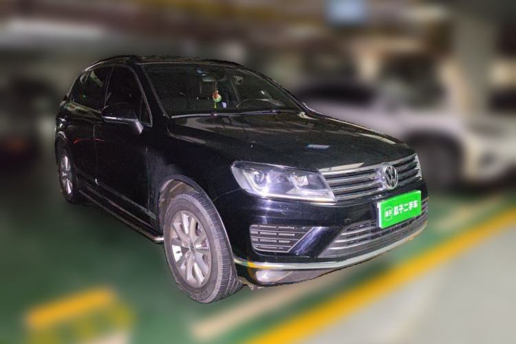 Used Volkswagen Touareg 2016 3.0 TSI Standard Version Front Right 45 Deg