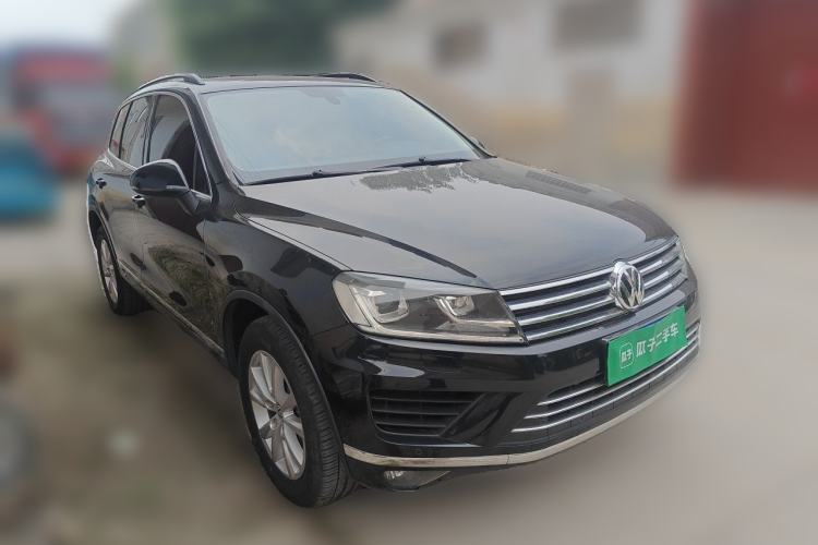 Used Volkswagen Touareg 2016 3.0 TSI Ignis Edition Front Right 45 Deg