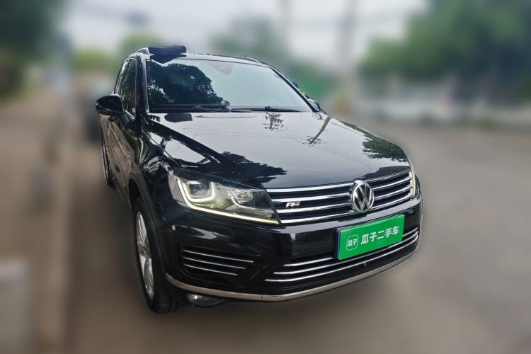 Used Volkswagen Touareg 2016 3.0 TSI R-Line Front Right 45 Deg