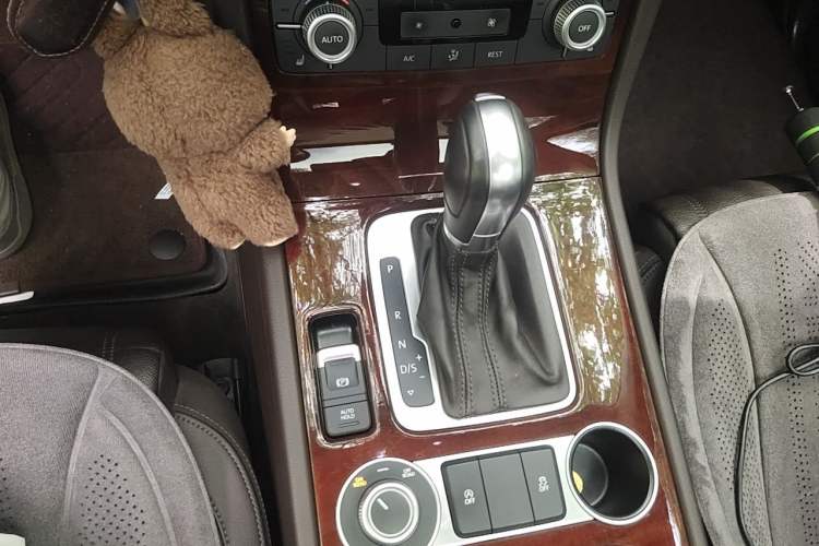 Used Volkswagen Touareg 2016 3.0 TSI Standard Version Gear Lever