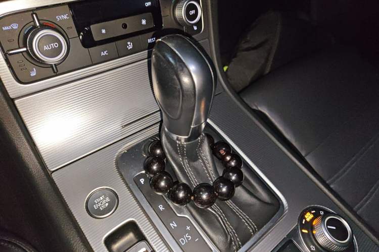 Used Volkswagen Touareg 2016 3.0 TSI R-Line Gear Lever