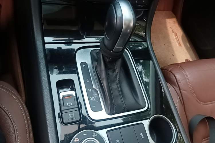 Used Volkswagen Touareg 2016 3.0 TSI Standard Version Gear Lever