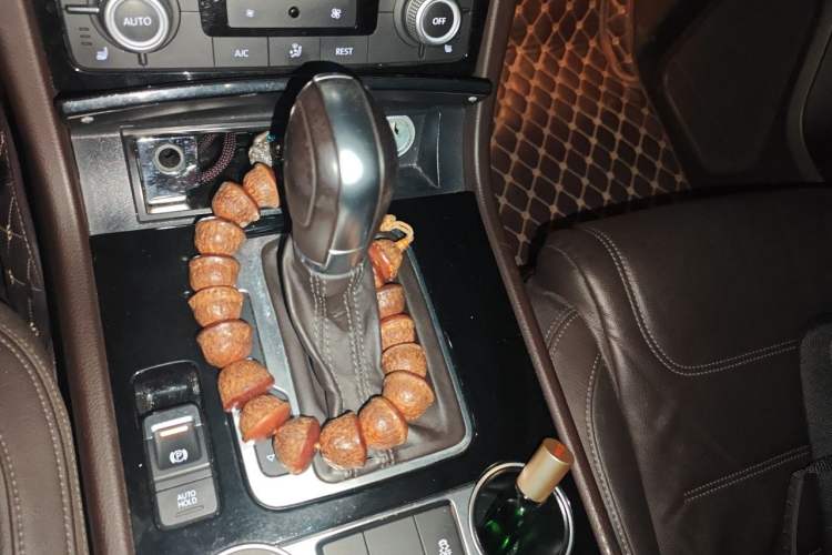 Used Volkswagen Touareg 2016 3.0 TSI Ignis Edition Gear Lever