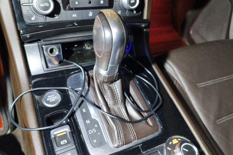 Used Volkswagen Touareg 2016 3.0 TSI Ignis Edition Gear Lever