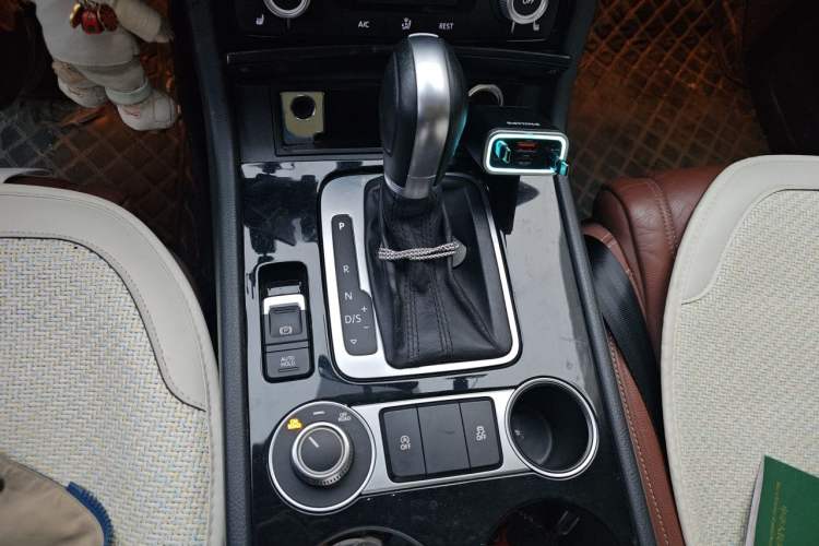 Used Volkswagen Touareg 2016 3.0 TSI Standard Version Gear Lever