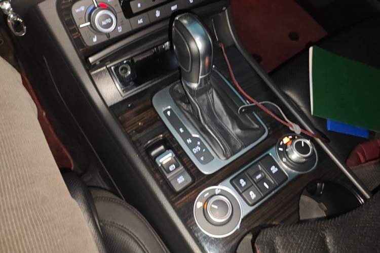 Used Volkswagen Touareg 2016 3.0 TSI High-End Version Gear Lever