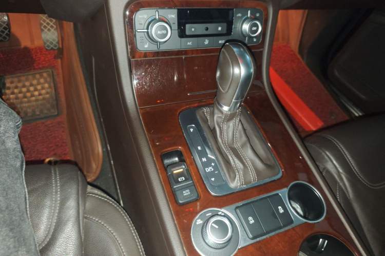 Used Volkswagen Touareg 2016 3.0 TSI Standard Version Gear Lever