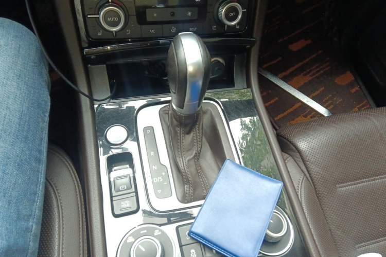Used Volkswagen Touareg 2016 3.0 TSI Standard Version Gear Lever