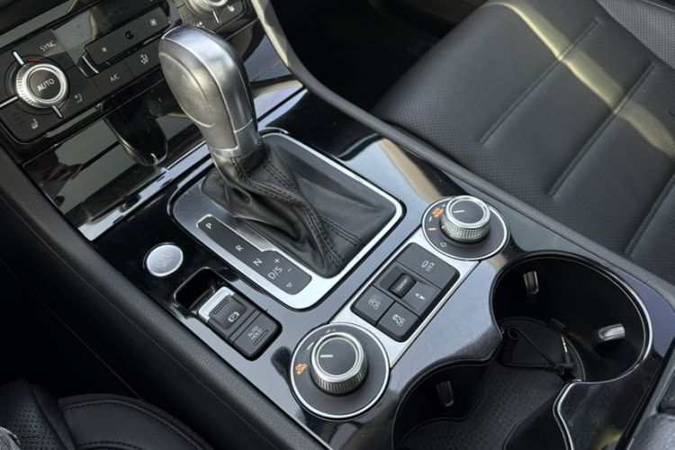 Used Volkswagen Touareg 2016 3.0 TSI Standard Version Gear Lever
