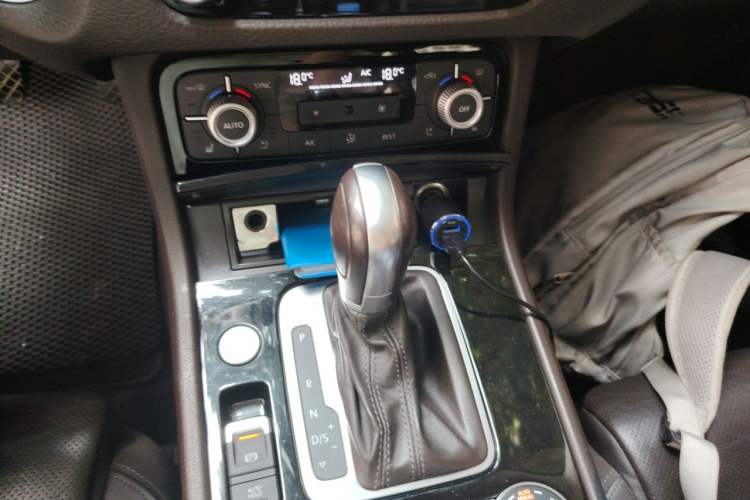 Used Volkswagen Touareg 2016 3.0 TSI Standard Version Gear Lever
