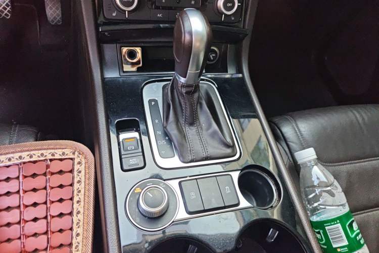 Used Volkswagen Touareg 2016 3.0 TSI Standard Version Gear Lever