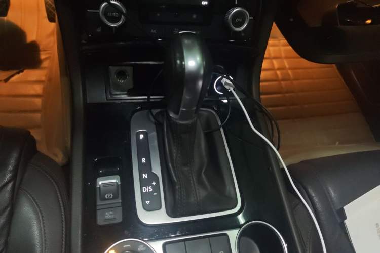 Used Volkswagen Touareg 2016 3.0 TSI Standard Version Gear Lever