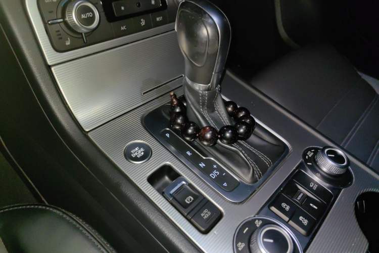 Used Volkswagen Touareg 2016 3.0 TSI R-Line Gear Lever
