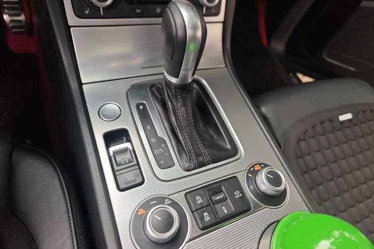 Used Volkswagen Touareg 2016 3.0 TSI R-Line Gear Lever