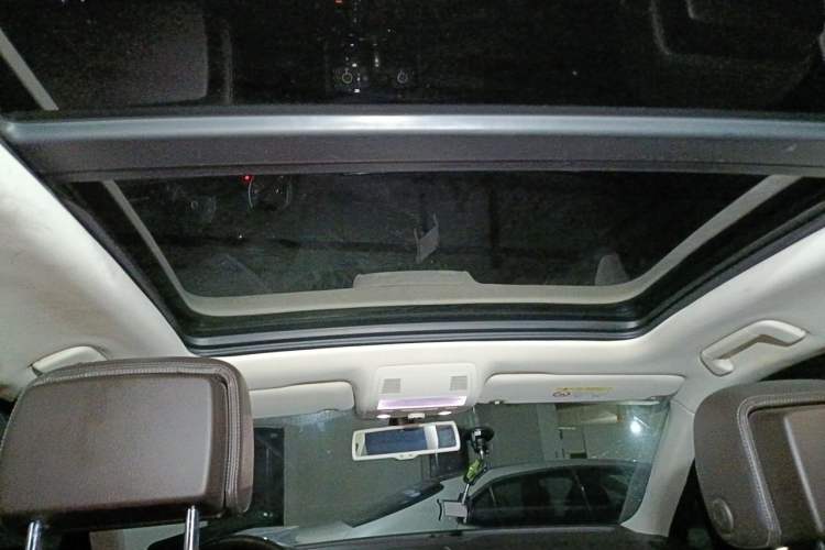 Used Volkswagen Touareg 2016 3.0 TSI Standard Version Headliner