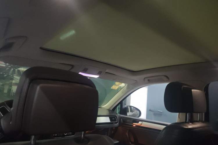 Used Volkswagen Touareg 2016 3.0 TSI Standard Version Headliner