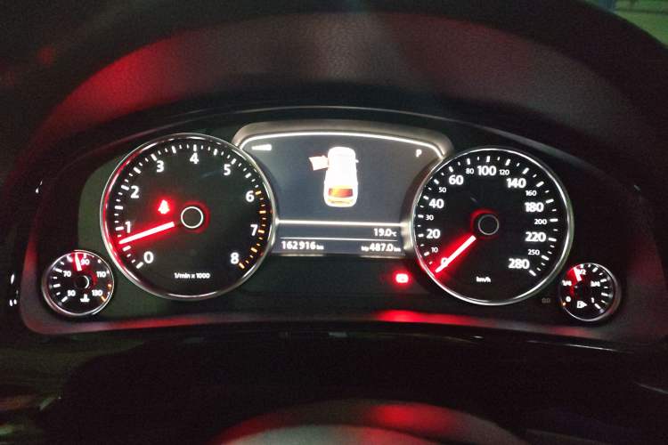 Used Volkswagen Touareg 2016 3.0 TSI R-Line Instrument Cluster