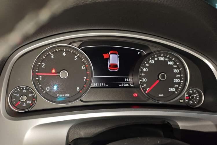 Used Volkswagen Touareg 2016 3.0 TSI High-End Version Instrument Cluster