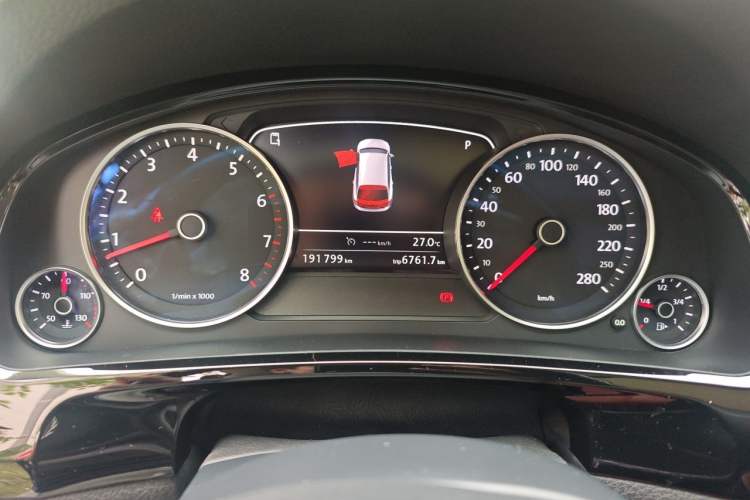 Used Volkswagen Touareg 2016 3.0 TSI Ignis Edition Instrument Cluster