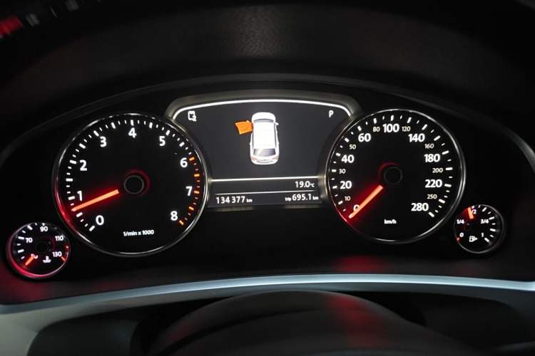 Used Volkswagen Touareg 2016 3.0 TSI Ignis Edition Instrument Cluster