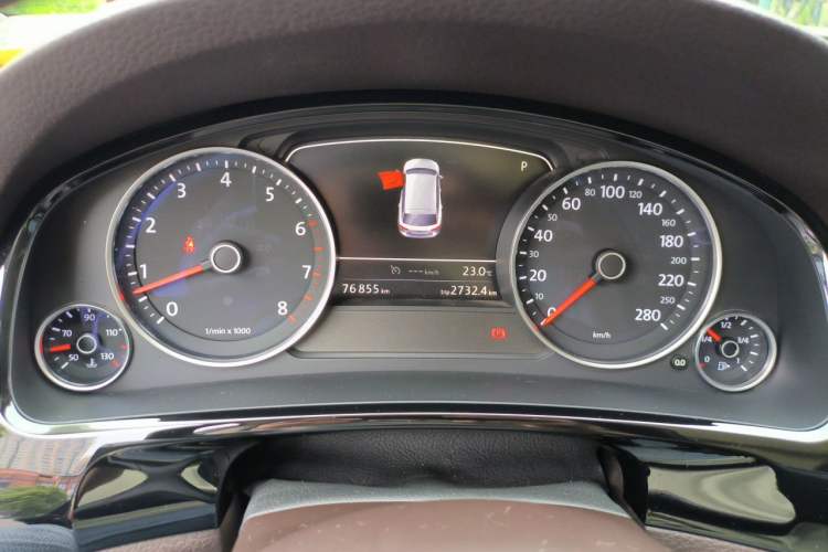Used Volkswagen Touareg 2016 3.0 TSI Ignis Edition Instrument Cluster