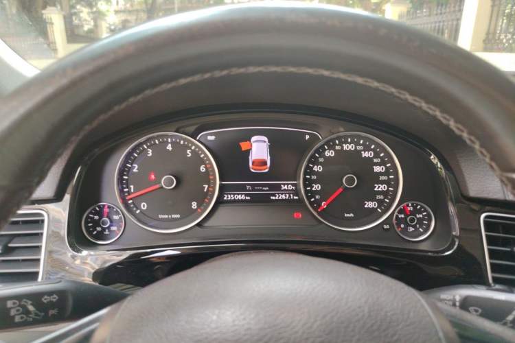 Used Volkswagen Touareg 2016 3.0 TSI Standard Version Instrument Cluster