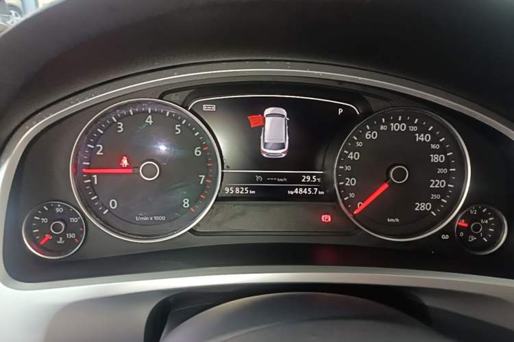 Used Volkswagen Touareg 2016 3.0 TSI High-End Version Instrument Cluster