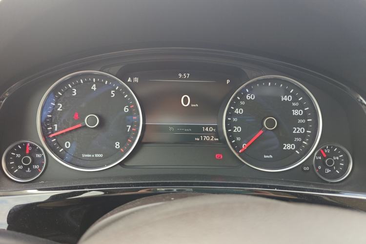 Used Volkswagen Touareg 2016 3.0 TSI Ignis Edition Instrument Cluster