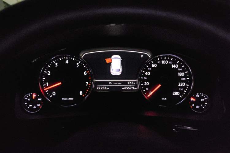 Used Volkswagen Touareg 2016 3.0 TSI Standard Version Instrument Cluster