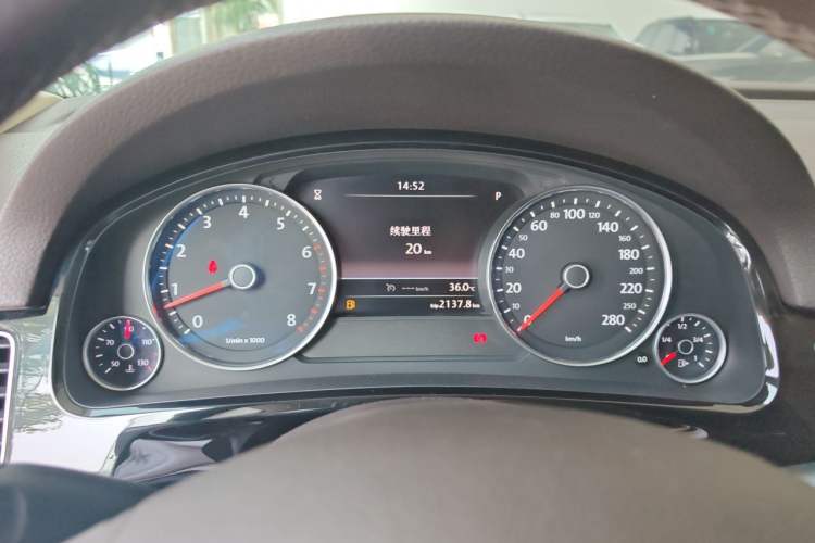 Used Volkswagen Touareg 2016 3.0 TSI Ignis Edition Instrument Cluster