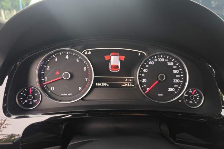 Used Volkswagen Touareg 2016 3.0 TSI R-Line Instrument Cluster