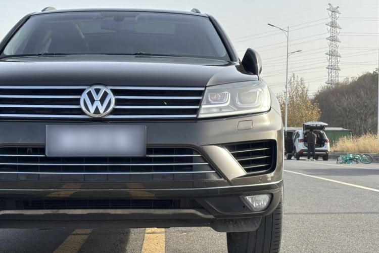 Used Volkswagen Touareg 2016 3.0 TSI Standard Version Interior 1