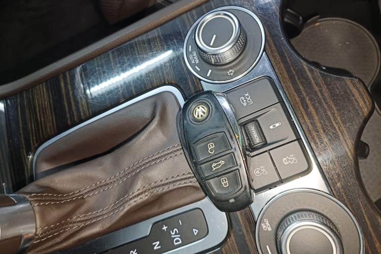 Used Volkswagen Touareg 2016 3.0 TSI High-End Version Interior 1