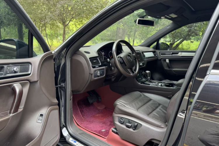 Used Volkswagen Touareg 2016 3.0 TSI Standard Version Interior 1