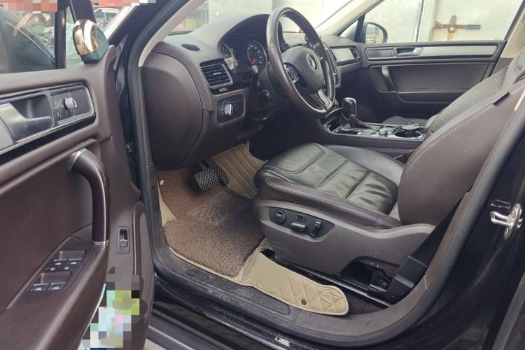 Used Volkswagen Touareg 2016 3.0 TSI Ignis Edition Interior 3