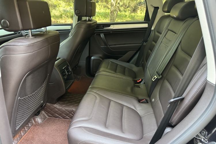 Used Volkswagen Touareg 2016 3.0 TSI Ignis Edition Interior 4