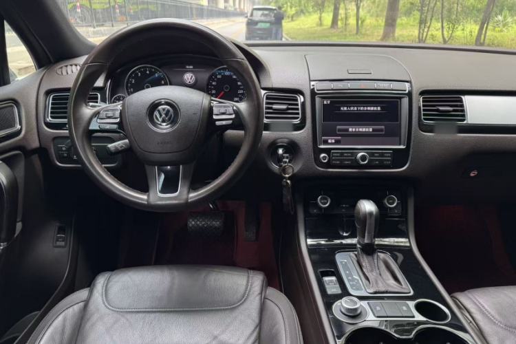 Used Volkswagen Touareg 2016 3.0 TSI Standard Version Interior 7