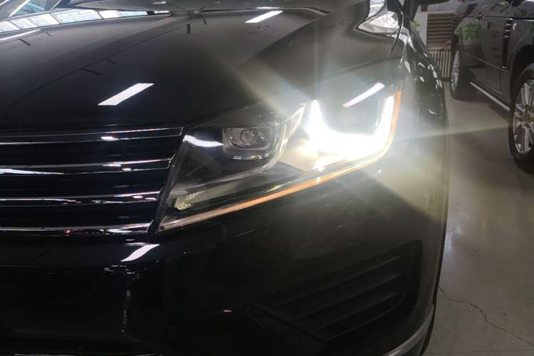 Used Volkswagen Touareg 2016 3.0 TSI Ignis Edition Left Front Headlight