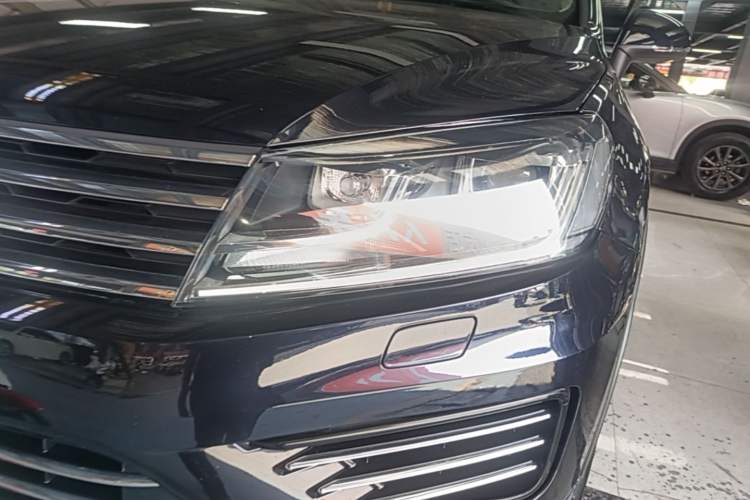 Used Volkswagen Touareg 2016 3.0 TSI High-End Version Left Front Headlight