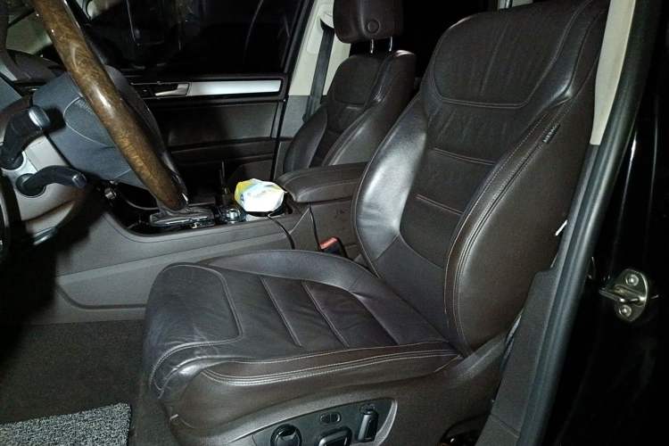 Used Volkswagen Touareg 2016 3.0 TSI Standard Version Left Front Seat