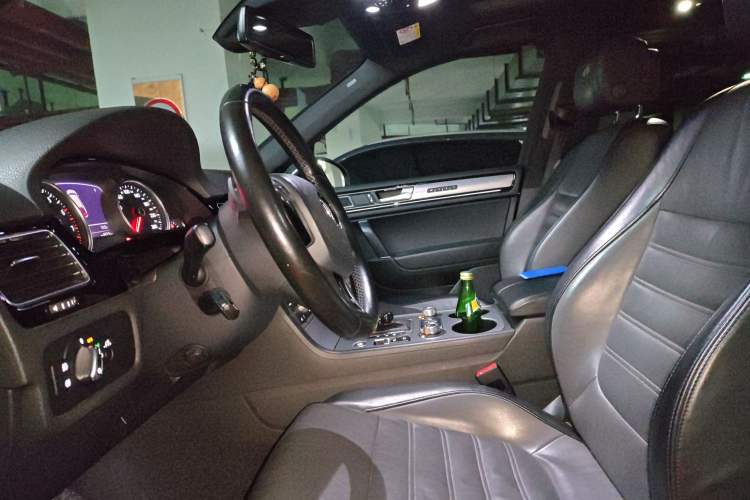 Used Volkswagen Touareg 2016 3.0 TSI R-Line Left Front Seat