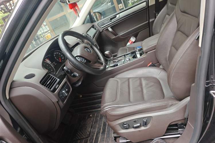 Used Volkswagen Touareg 2016 3.0 TSI Standard Version Left Front Seat