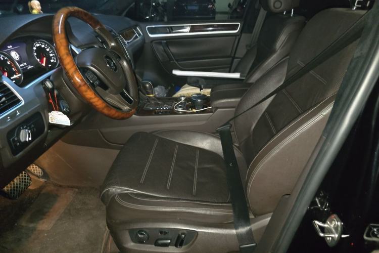 Used Volkswagen Touareg 2016 3.0 TSI Ignis Edition Left Front Seat