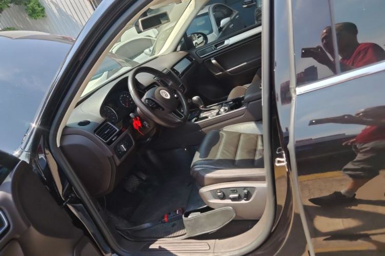 Used Volkswagen Touareg 2016 3.0 TSI Ignis Edition Left Front Seat