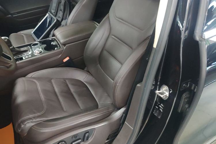 Used Volkswagen Touareg 2016 3.0 TSI Ignis Edition Left Front Seat