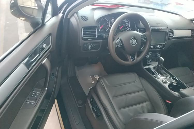 Used Volkswagen Touareg 2016 3.0 TSI Ignis Edition Left Front Seat