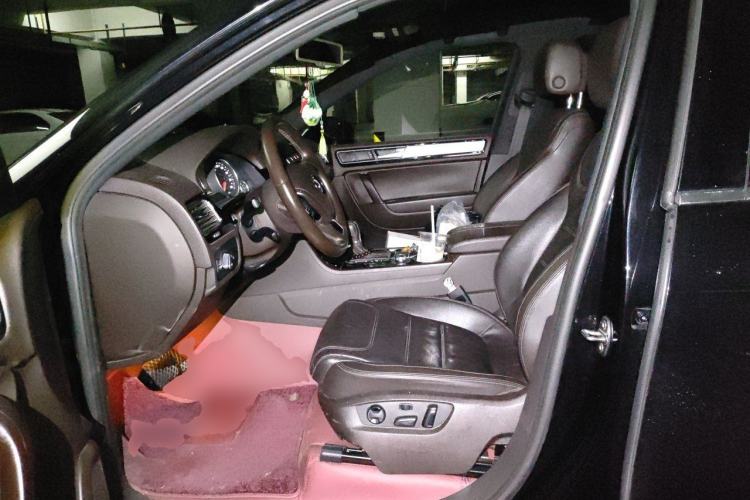 Used Volkswagen Touareg 2016 3.0 TSI Standard Version Left Front Seat