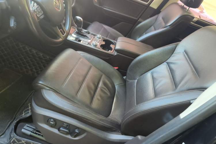 Used Volkswagen Touareg 2016 3.0 TSI Ignis Edition Left Front Seat